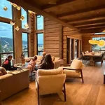 New Exclusive - Panoramic View With In-out, Kvitfjell Varden