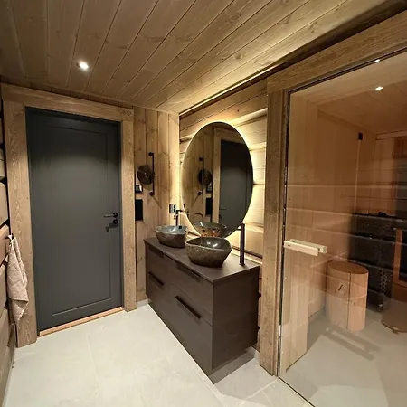 New Exclusive - Panoramic View With In-out, Kvitfjell Varden *